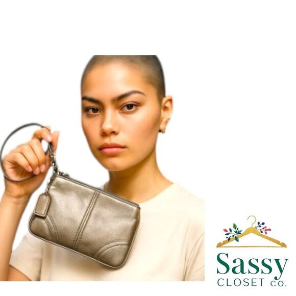 Gold Faux Leather Wristlet Bag Coach‑Inspired Mini OS Metallic Zip Closure - Picture 5 of 5